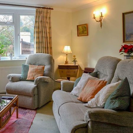 Swallow Barn Villa Chobham  Екстериор снимка