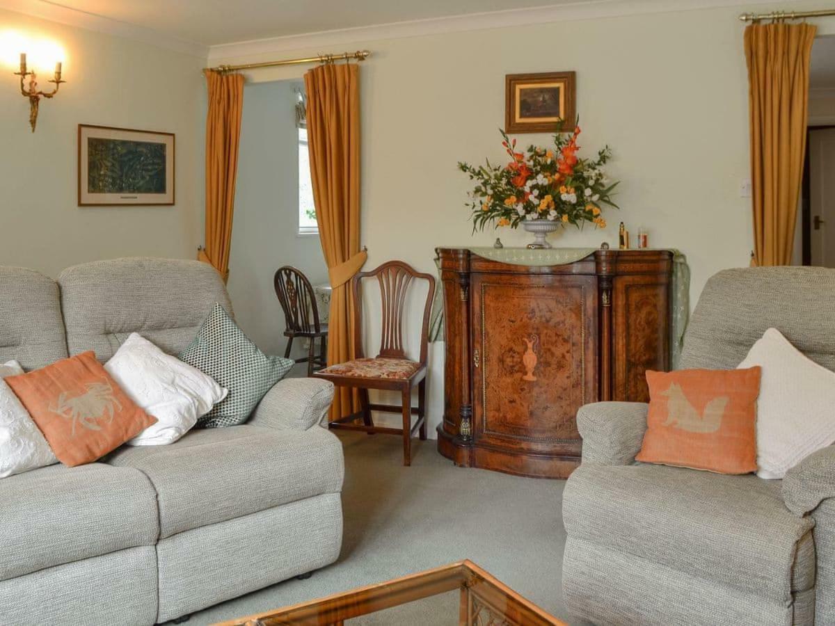 Swallow Barn Villa Chobham  Екстериор снимка